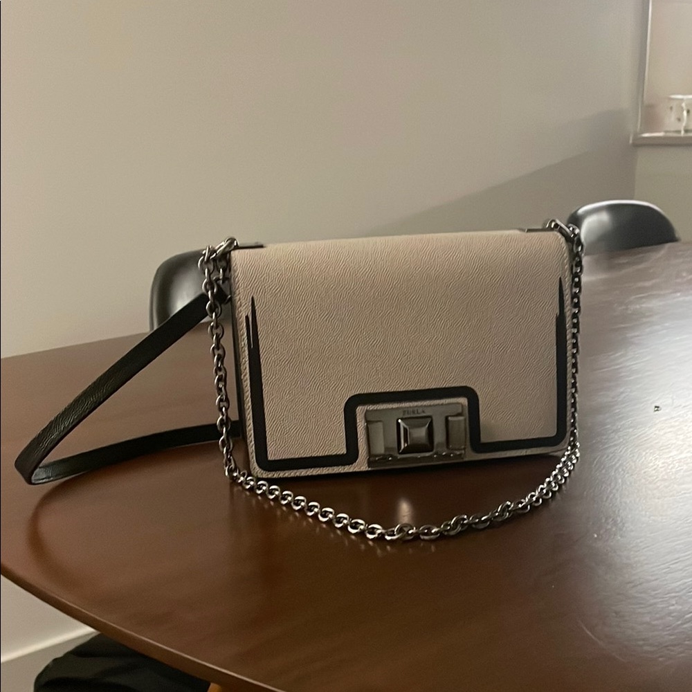 Chic Black and Cream Crossbody Bag